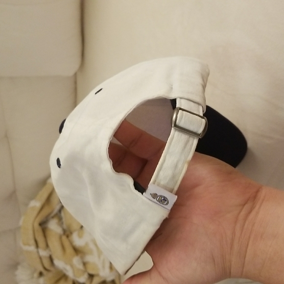 Hat - Picture 2 of 3